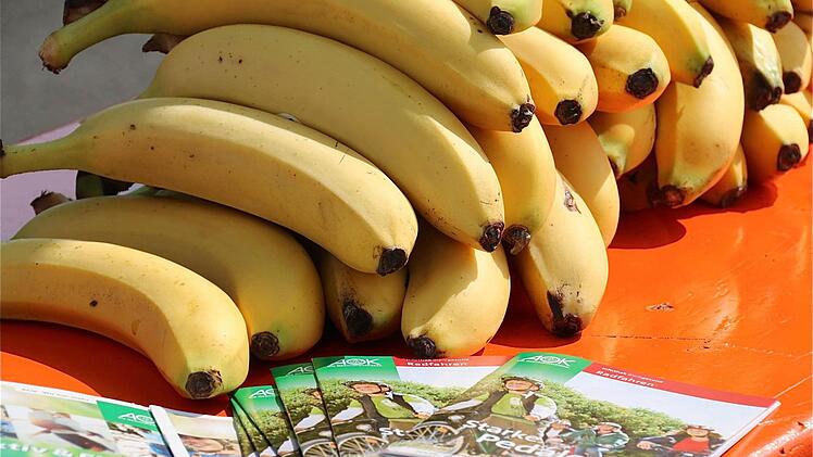 Die von einer Krankenkasse gesponserten Bananen stärkten die Radler.