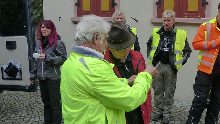 Zehn Jahre leitete Otmar Seidl (links) die Oerlenbacher Wallfahrt nach Retzbach. Das lieb gewonnene Amt aufzugeben, sei dem 74-Jährigen nicht leicht gefallen. Foto: Steifan Geiger