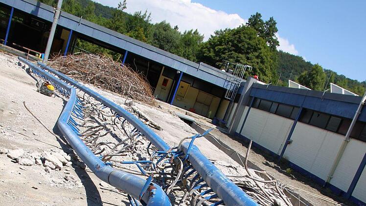 Die Eisbahn wird saniert. Foto: Jürgen Gärtner
