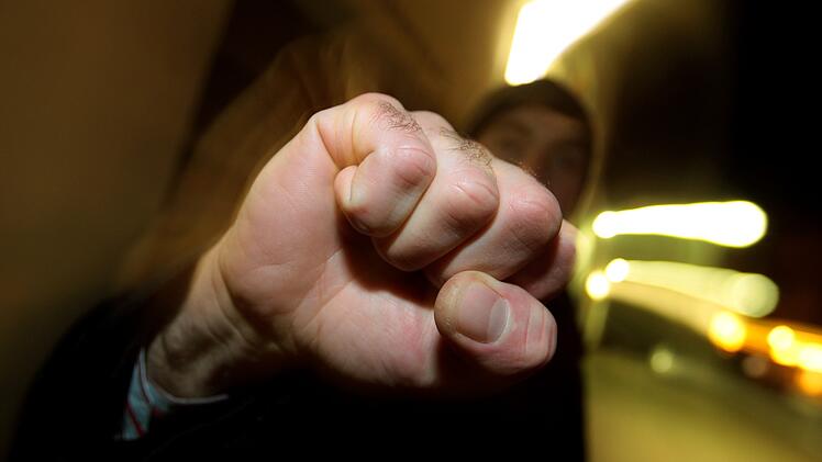 Schweinfurt: 33-Jähriger mitten in der Innenstadt bewusstlos geschlagen - Zeugenaufruf