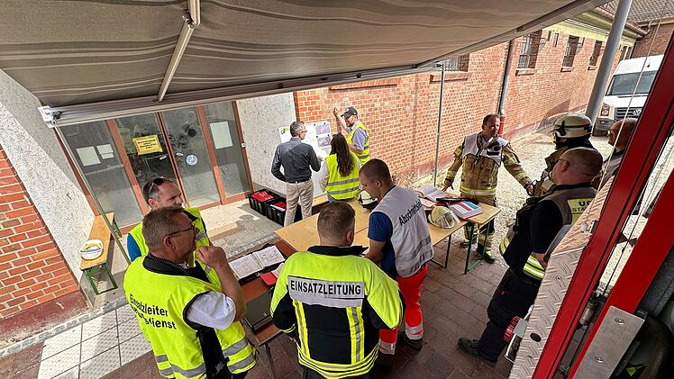 Großeinsatz in Bamberg: Beschädigte Flasche mit Kampfstoffen führt zu "Gefahrenlage"