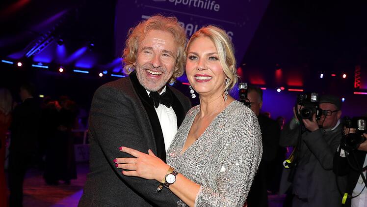 Bei Thomas Gottschalk wurde vor wenigen Monaten Krebs diagnostiziert. Seine Ehefrau Karina bemerkte bereits zuvor, dass "irgendetwas nicht stimmte".