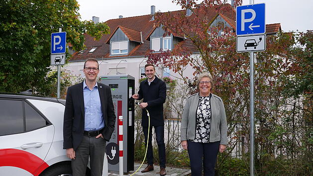 Heroldsberg: Neue Ladestation f&uuml;r Elektroautos am Bahnhof