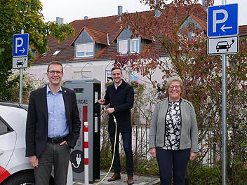 Heroldsberg: Neue Ladestation für Elektroautos am Bahnhof