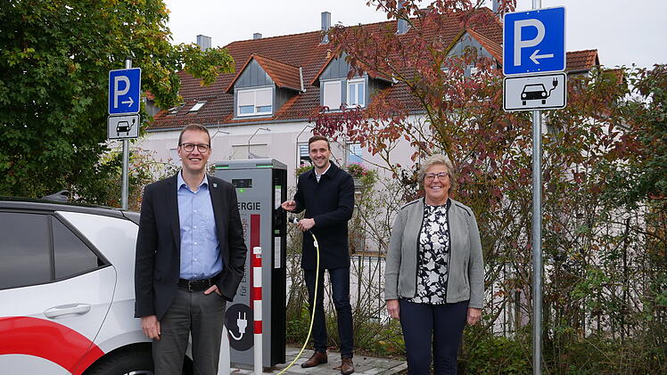 Heroldsberg: Neue Ladestation für Elektroautos am Bahnhof