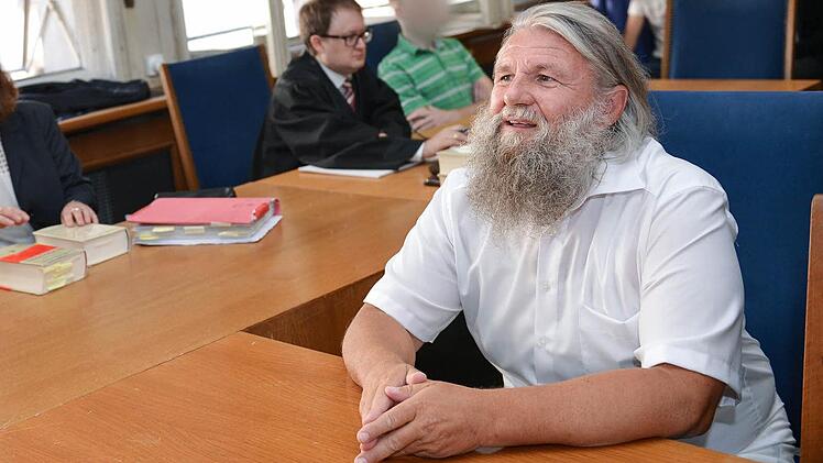 Foto: David Ebener/dpaFoto: David Ebener/dpaFoto: David Ebener/dpaFoto: David Ebener/dpaFoto: David Ebener/dpaFoto: David Ebener/dpaFoto: David Ebener/dpaHandelten die Mutter und ihr Freund - ein angeblicher Sekten-Guru aus Lonnerstadt - aus religiösen Motiven? Der Prozess in Nürnberg soll das klären.Handelten die Mutter und ihr Freund - ein angeblicher Sekten-Guru aus Lonnerstadt - aus religiösen Motiven? Der Prozess in Nürnberg soll das klären.