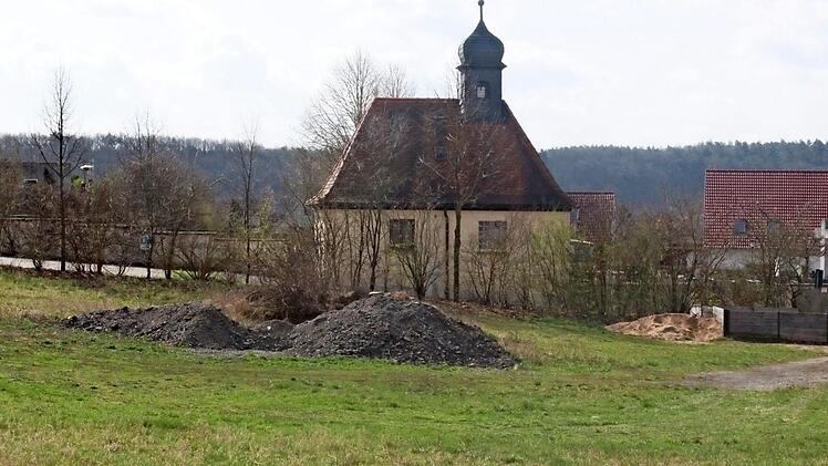 Das Gelände weist ein starkes Gefälle auf. Foto: Hans Kurz