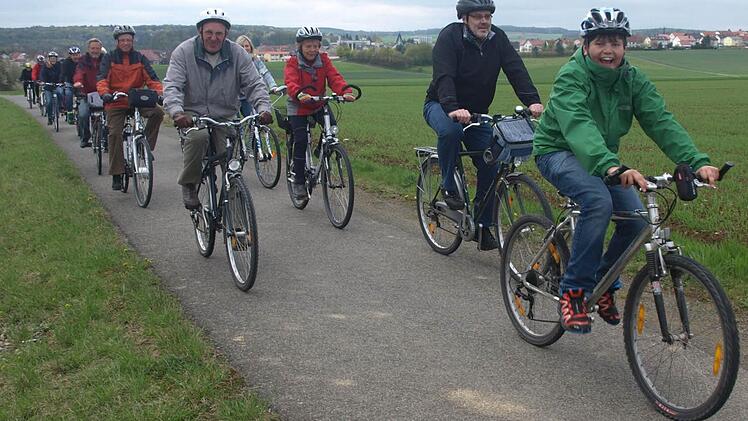 60 Teilnehmer waren beim Oerlenbacher Frühlingsradeln auf vier Touren am Start. Fotos: Stefan Geiger