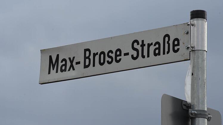 Im Gegensatz zu Coburg hat die Stadt Hallstadt kein Problem mit der Max-Brose-Straße. Foto: Ronald Rinklef