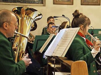 Gemeinsam mit der Fatschenbrunner Kirchenband gestalteten die Zeller Musikanten das Neujahrskonzert in der Michaelskirche Fatschenbrunn.