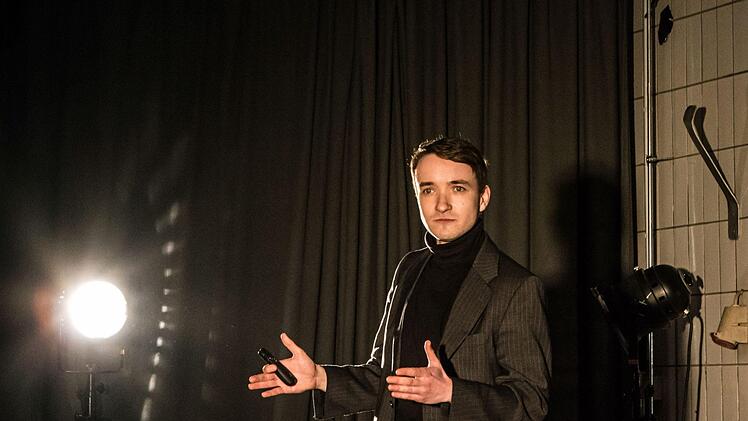 Szene aus "Der Großinquisitor" im Schlick 29 in CoburgFoto: Jochen Berger