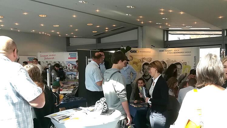 Der letzte "Tag der Ausbildung der Brückenauer Rhönallianz" fand im Frühjahr 2019 statt. Auch im Jahr 2022 wird er wegen Corona nicht über die Bühne gehen. Nun wird das Frühjahr 2023 anvisiert. Foto: Uwe Schmidt