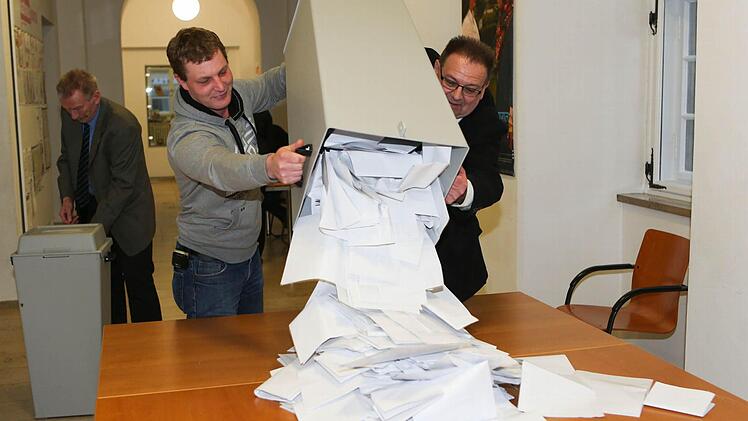 Die Stadt Bamberg musste kurz vor dem 16. März 50 000 Wahlzettel nachdrucken lassen, weil etliche fehlerhafte Angaben zu spät entdeckt worden waren. Foto: RiegerPress