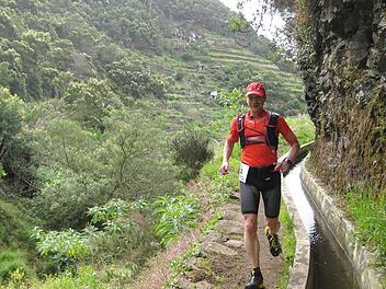 Der Ludwigschorgaster Michael Kraus startete mit seiner Frau Silvia bei einem Etappenlauf auf der faszinierenden portugiesischen Insel Madeira. Foto: privat