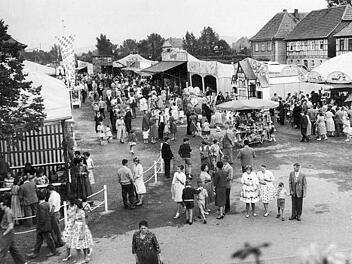 Die fetten Kirchweihtage sind längst vorbei. Die historische Aufnahme von Georg Schardt aus dem Jahr 1961 beweist, früher war die Michlaarer Kerwa ein Großereignis für die gesamte Michelauer Bevölkerung.