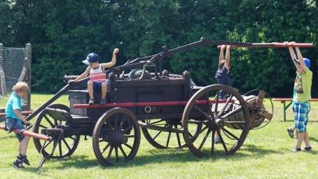 Die alte Spritze stand für das Rahmenprogramm.