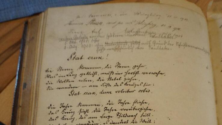 Der Eintrag von Kardinal Faulhaber  aus dem Jahr 1901 findet sich im  Gästebuch des Klosters. Foto: Marion Eckert