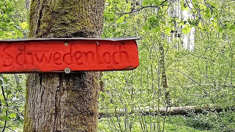 Rund um das Schwedenloch im W&auml;ssernachtal ranken sich verschiedene Sagen.