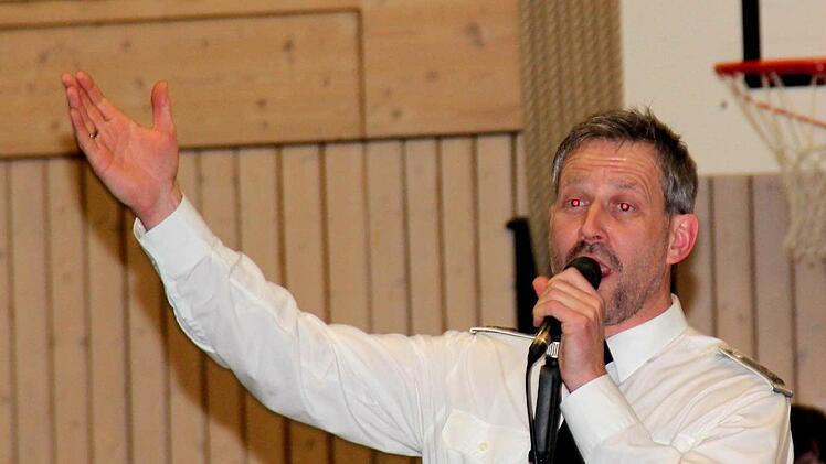 Ein Beatles-Medley sang Stabsfeldwebel Markus Lenhardt. Foto: Johanna Blum