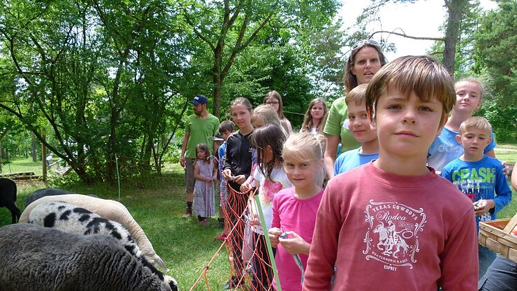 Viel Spaß und Abwechslung genossen die Kinder und ihre Eltern auf Burg Feuerstein.  Foto: Marion Krüger-Hundrup