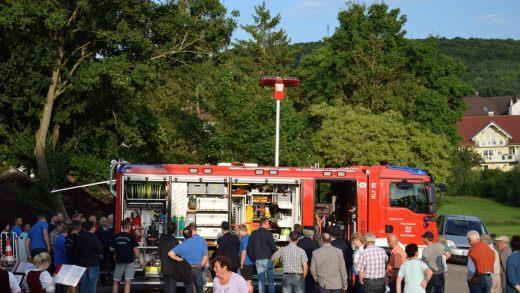 Vorstellung des neuen HLF 20 der Freiwilligen Feuerwehr Schondra; Foto: Horst Conze