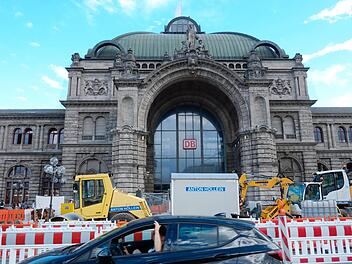 Für Autofahrer eine Geduldsprobe: Die Baustelle am Nürnberger Hauptbahnhof. Fotos: Pelke
