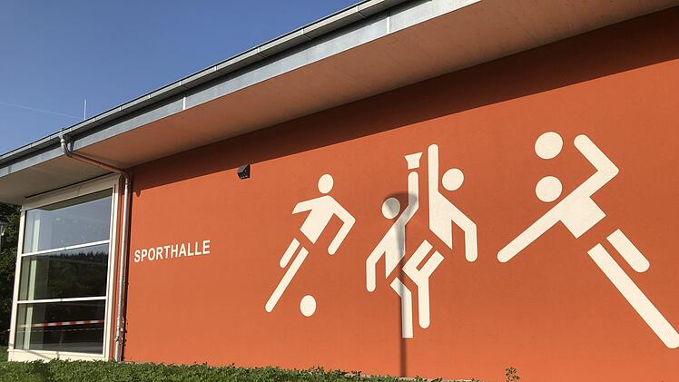Die finanzielle Lage der Gemeinde Wildflecken sieht nicht gerade rosig aus. Eine große Rolle dabei spielt auch die Generalsanierung der Grundschule und der Neubau der Turnhalle. Sebastian Schmitt