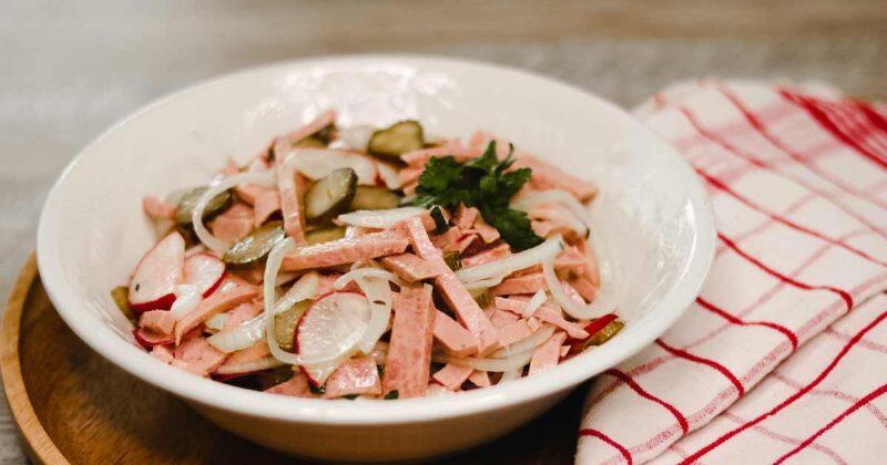 Wurstsalat-Rezept selber machen: So einfach klappt die fränkische Brotzeit Wurstsalat-Rezept selber machen: So einfach klappt die fränkische Brotzeit