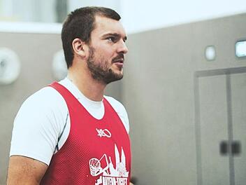 Daniel Buschs Leidenschaft gehört vielen Sportarten, aber besonders einem gewissen Hallensport. Foto: SG Oerlenbach/Ebenhausen