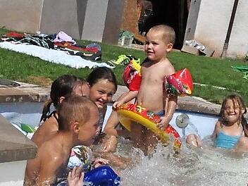 Attraktion für Kleinkinder ist ein neues Planschbecken. Foto: Simon Albrecht