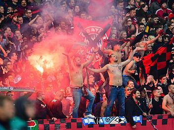 Fränkisch-bayerisches Derby: Der FCN verlangte dem FC Bayern am Sonntagabend alles ab. Die Franken erkämpften sich dabei einen Zähler. Foto: Matthias Merz/dpa