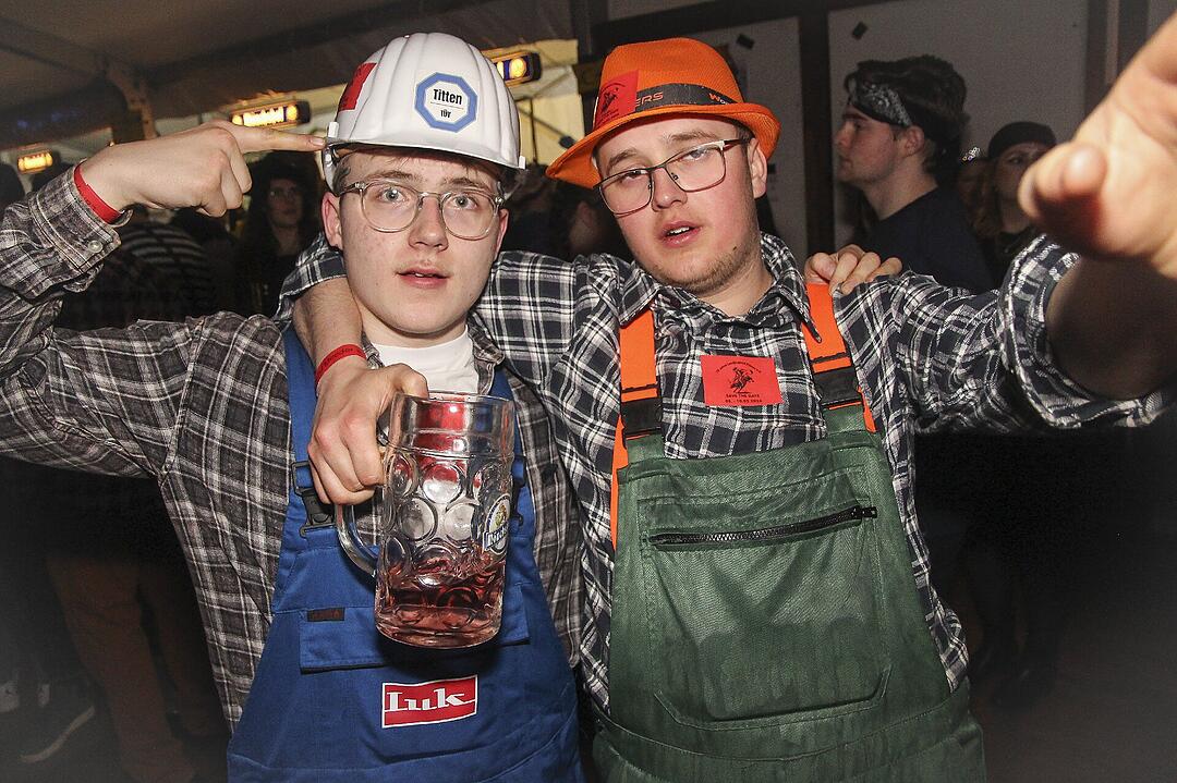 Super Stimmung beim Meeder Zeltfasching 2025!