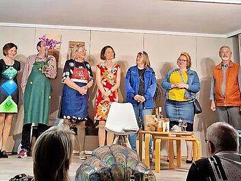 Die Theatergruppe „Theadärä" Hausen bekam am Ende verdiente Anerkennung.