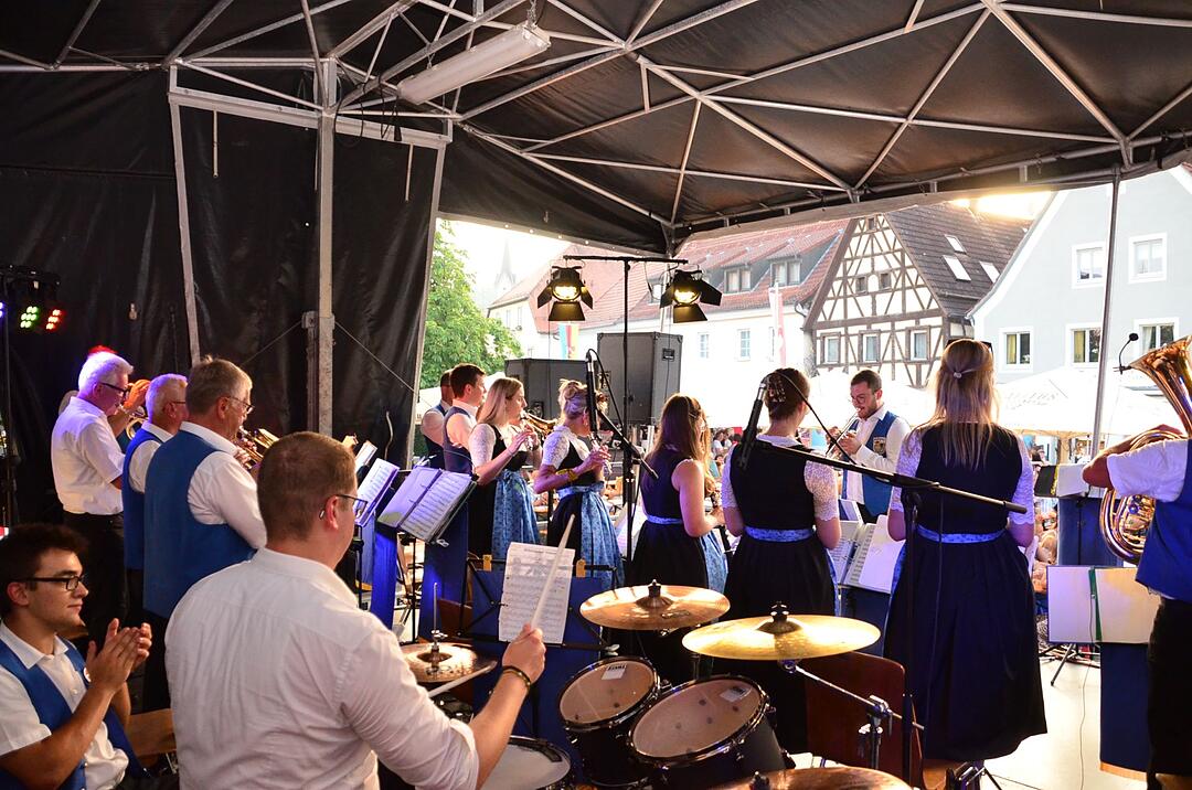 Auf dem Marktplatz Ebermannstadt wird gefeiert!