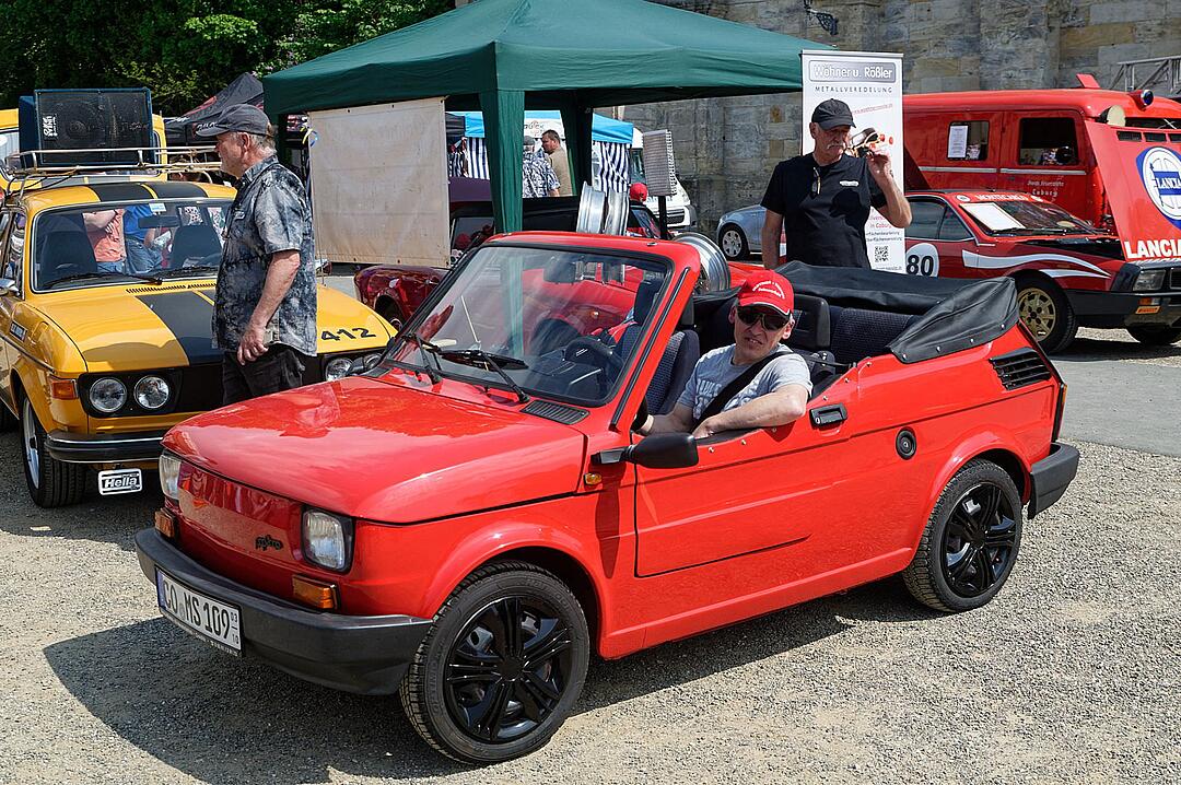 Über 500 Autos zogen Besucher aus nah und fern an