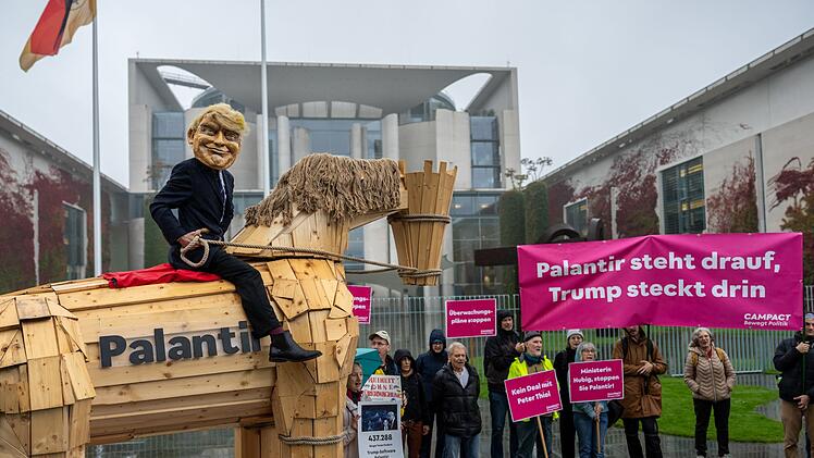 Campact-Aktion gegen Palantir
