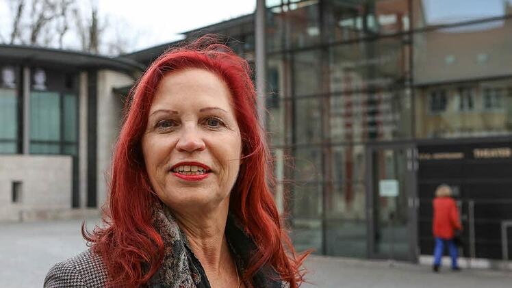 Das Votum  für eine zweite Amtszeit fiel eindeutig aus: Sibylle Broll-Pape bleibt Bamberger Theaterintendantin  bis 2025.  Barbara Herbst