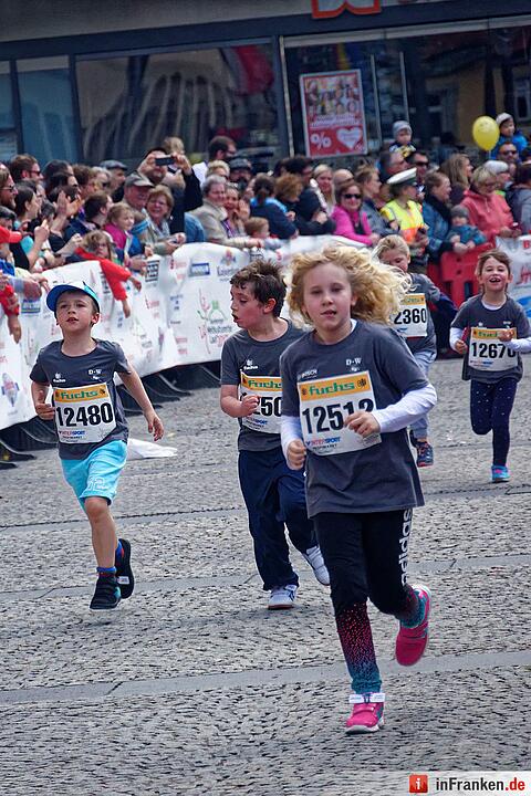 Weltkulturerbelauf 2017 in Bamberg: Der Zieleinlauf am Maxplatz