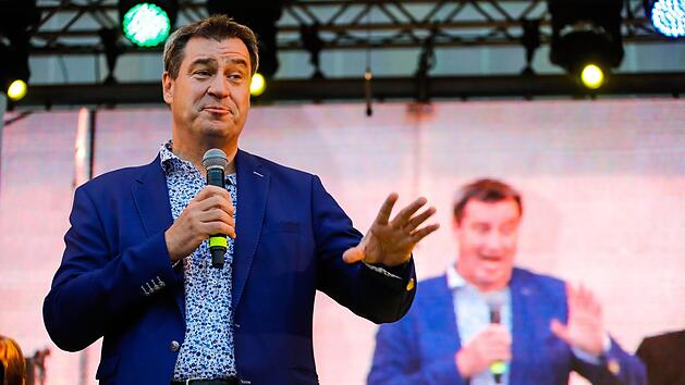 Bayerns Ministerpr&auml;sident Markus S&ouml;der er&ouml;ffnete am Freitagabend das 27. internationale Samba-Festival in Coburg.Foto: Matthias Hoch