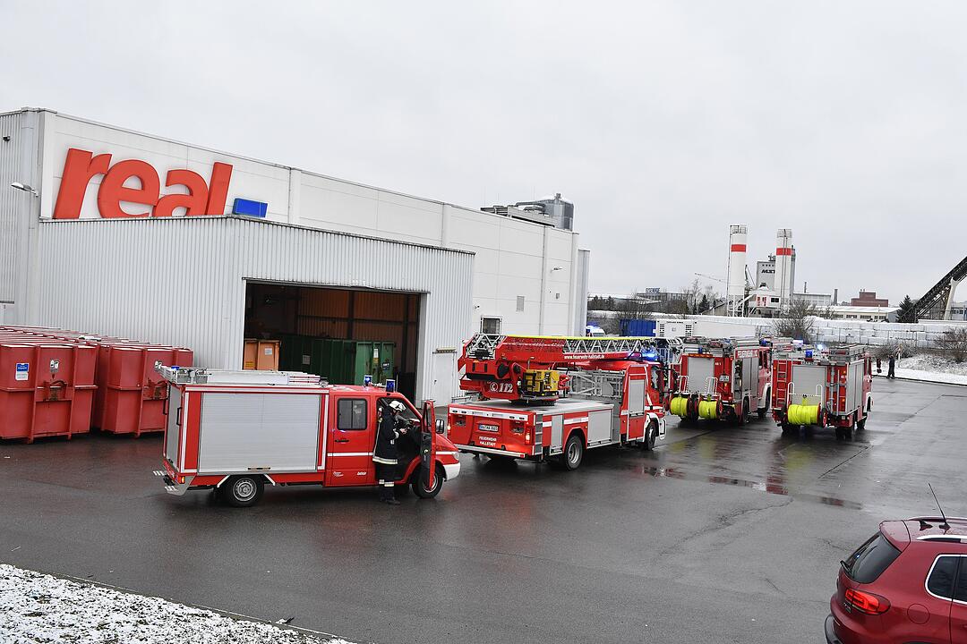 Feuerwehreinsatz bei Real in Hallstadt