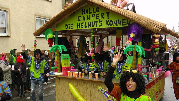 Jede Menge "Helmuts", so wie die Souvenirverkäufer auf Mallorca genannt werden, waren in Sand unterwegs.