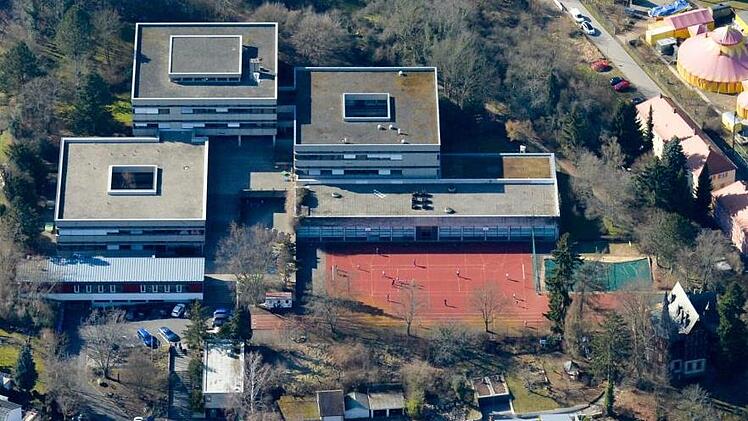 Nach dem Abi-Diebstahl am Kaiser-Heinrich-Gymnasium wurden Wohnungen von Schülern durchsucht Foto: R. Rinklef