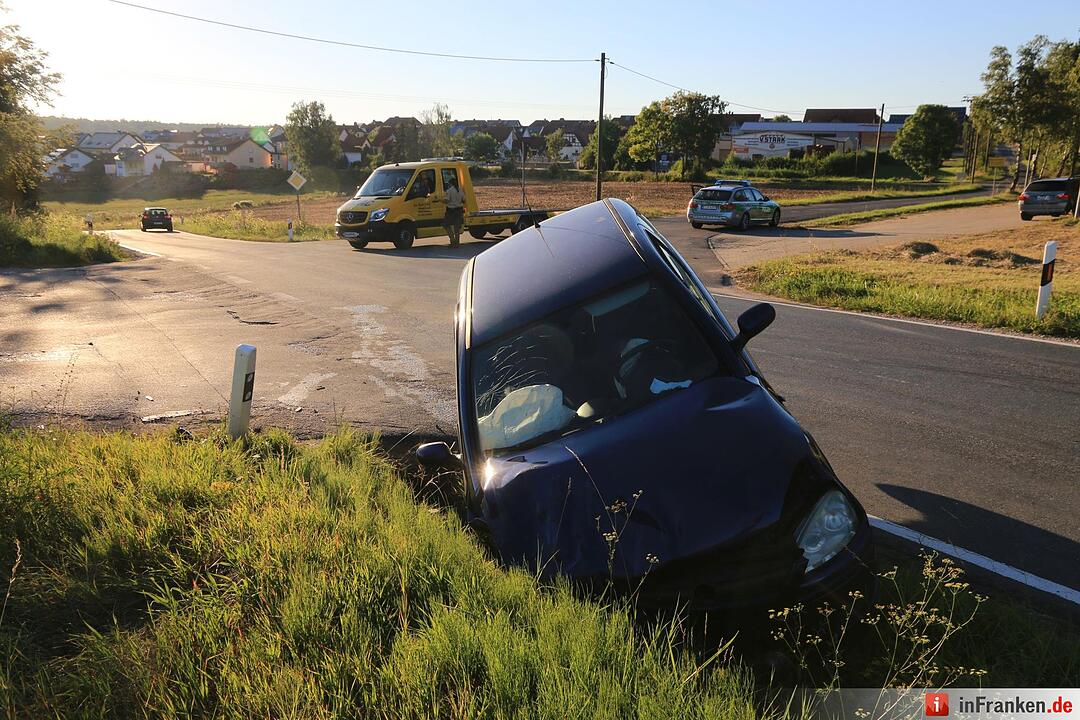 Zwei Verletzte bei Unfall bei Reichmannsdorf