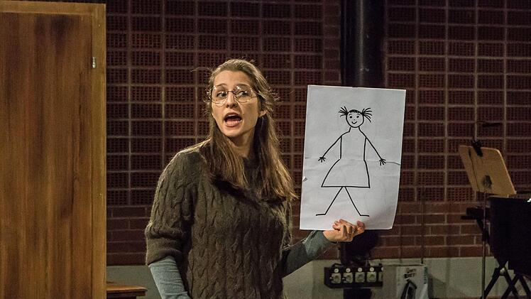 "Das Tagebuch der Anne Frank": Probenszene mit Francesca Paratore in der Coburger Reithalle.Foto: Jochen Berger
