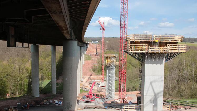 An der Baustelle der Thulbatal-Brücke. Foto: Ralf Ruppert
