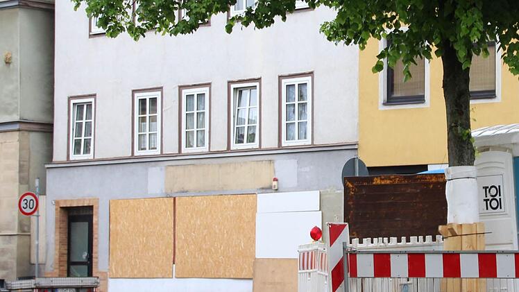 Hier ist der neue Nachtclub bald zu Hause. Er zieht am Oberen Bürglaß von der 29 a in die 26. Die Nachbarn müssen sich damit arrangieren. Eine rechtliche Möglichkeit, dagegen vorzugehen, gibt es nicht.  Foto: Helke Renner