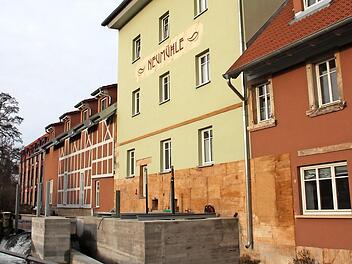 Ende Februar soll die Neumühle wieder ein Mühlrad erhalten. Das Fundament für dieses Mühlrad steht bereits.