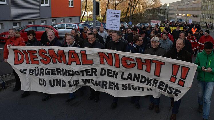 Demo gegen Stromstrasse in Rödental Foto: Ronald Rinklef
