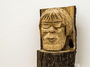 Dieses Selbstportrait von Horst Dwinger ist Teil der Ausstellung mit Teilnehmern und Dozenten der Coburger Sommerakademie im Pavillon des Kunstvereins.Jochen Berger