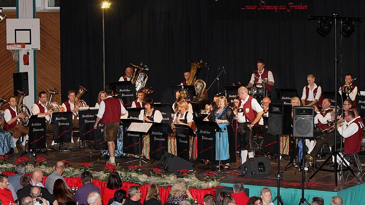 Die "Stettfelder Blasmusik" begeisterte bei ihrem "20. Böhmischen Abend" mit einem abwechslungsreichen und schwungvollen Programm.